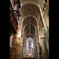 Évora, Catedral da Sé, Hauptschiff in Richtung Chor