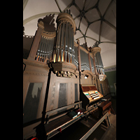 Dresden, Versöhnungskirche, Orgel mit Spieltisch seitlich