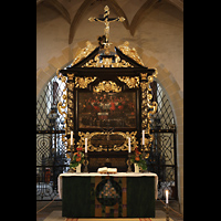 Freiberg, Dom St. Marien, Altar mit Retabel von 1649, Gemälde von 1560 und Kruzifix von 1620