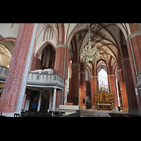 Brandenburg, St. Katharinen, Vierung mit neuem Solowerk im Schwellkasten auf der nördlichen Seitenempore