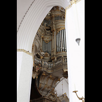 Rostock, St. Marien, Blick durch die Säulen auf die Orgel