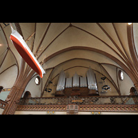 Rostock, Heiligen-Geist-Kirche, Orgel und Kirchenschiff