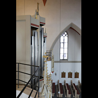 Korschenbroich, St. Andreas, Blick über die Pfeifen des Rückpositivs in die Kirche