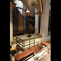 Neuss, Münster St. Quirin(us), Orgelraum im nördlichen Triforium hinter dem Spieltisch