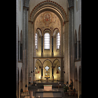 Neuss, Münster St. Quirin(us), Chorraum von der Orgelempore aus gesehen