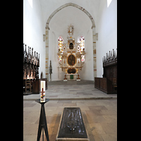 Merseburg, Dom St. Johannes und St. Laurentius, Chor mit Bronzegrabplatte Rudolf von Schwabens aus dem Jahr 1080