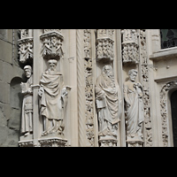 Lausanne, Cathédrale, Figuren am linken Pfelier des Hauptportals