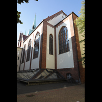 Berlin, St. Elisabeth, Kirchen vom Innenhof aus gesehen