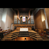 Berlin, Mater Dolorosa Lankwitz, Orgel mit Spieltisch