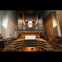 Berlin, Mater Dolorosa Lankwitz, Orgel mit Spieltisch