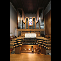 Berlin, Mater Dolorosa Lankwitz, Orgel mit Spieltisch