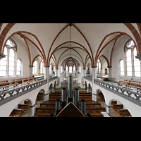 Berlin, St. Josef, Blick vom Spieltisch über das Rückpositiv in die Kirche
