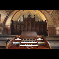 Berlin, Herz-Jesu-Kirche, Spieltisch mit Orgel