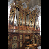 Metten, Benediktinerabtei, Klosterkirche St. Michael, Orgel (beleuchtet) seitlich