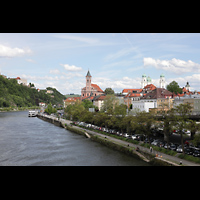Passau, Dom St. Stephan, Blick von der Schanzlbrücke zum Domberg