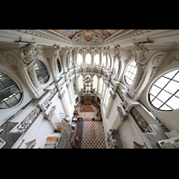 Blick vom Deckengewölbe am Übergang vom Chorraum zur Vierung in den Chor Passau, Dom St. Stephan, Blick vom Deckengewölbe am Übergang vom Chorraum zur Vierung in den Chor