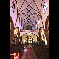 Berlin, Herz-Jesu-Kirche Tegel, Innenraum in Richtung Orgel