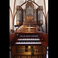 Berlin, Herz-Jesu-Kirche Tegel, Orgel mit Spieltisch