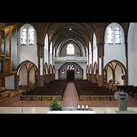 Berlin, St. Marien, Blick über den Altar zur Emporenorgel (beleuchtet)