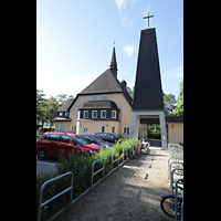 Berlin, St. Hildegard Frohnau, Ansicht vom Kirchhof