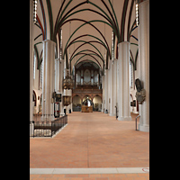 Berlin, Museum Nikolaikirche, Innenraum in Richtung Orgel