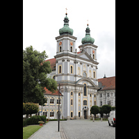 Waldsassen, Stiftsbasilika, Basilika mit Basilikaplatz