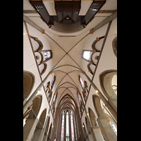 Mönchengladbach, Münster St. Vitus, Blick ins Gewölbe mit Chorraum und Orgel