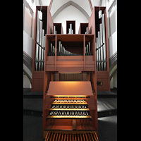Mönchengladbach, Citykirche, Rückpositiv mit Spieltisch (beleuchtet) und Orgel