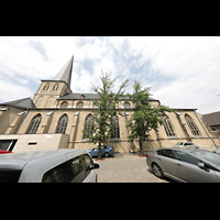 Mönchengladbach, Citykirche, Außenansicht mit Kirchplatz von Süden