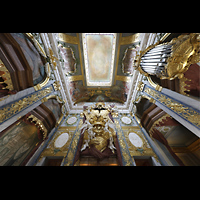 Berlin, Schloss Charlottenburg, Eosander-Kapelle, Blick von unten zur Knigsloge, Orgel und Decke