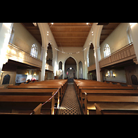 Berlin, Alte Pfarrkirche 'Zu den Vier Evangelisten' (Dorfkirche Pankow), Innenraum in Richtung Chor