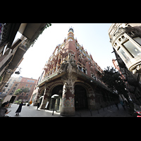 Barcelona, Palau de la Mùsica Catalana, Haupteingang an der Ecke zur Carrer d'Amadeu Vives