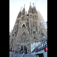 Barcelona, La Sagrada Familia, Geburtsfassade von Antoni Gaudí - noch zu seiner Lebzeit fast fertiggestellt