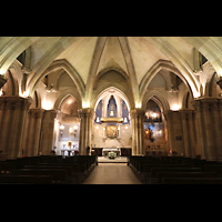 Barcelona, La Sagrada Familia, Zentrale Krypta-Kapelle mit Hochaltar