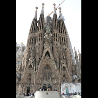 Barcelona, La Sagrada Familia, Geburtsfassade mit den 4 Krippentürmen (98,40 m außen bzw. 107 m hoch)