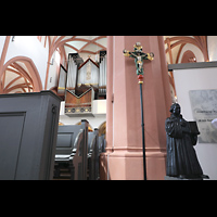 Bayreuth, Stadtkirche Heilig Dreifaltigkeit, Blick von der Lutherstatue zur Hauptorgel