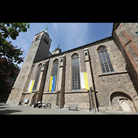 Magdeburg, Kathedrale St. Sebastian, Südliches Seitenschiff mit Friedensbeflaggung