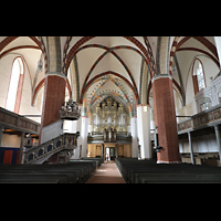 Jterbog, Nikolaikirche, Innenraum in Richtung Orgel