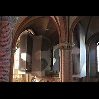 Papenburg, St. Antonius, Blick von der Empore im nrdlichen Querhaus zur Hauptorgel