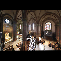 Papenburg, St. Antonius, Blick von der Empore im nrdlichen Querhaus zum Chorraum