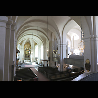 Stockholm, Maria Magdalena kyrka, Seitlicher Blick von der Hauptorgelempore zur Sdemporenorgel