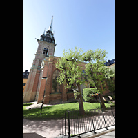 Stockholm, Deutsche St. Gertruds-Kirche, Blick vom Kirchgarten von Sdosten auf die Kirche