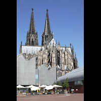 Köln (Cologne), Dom St. Peter und Maria, Ansicht von Osten vom Heinrich-Böll-Platz