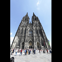 Köln (Cologne), Dom St. Peter und Maria, Westfassade mit den beiden 157 m hohen Türmen