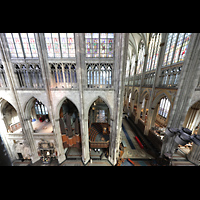 Köln (Cologne), Dom St. Peter und Maria, Blick vom nordwestlichen Triforium auf die Querhausorgel und zum Chorraum