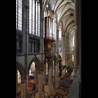Köln (Cologne), Dom St. Peter und Maria, Blick vom süddwestlichen Triforium auf die Langhausorgel und zur nordöstlichen Vierung