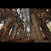 Köln (Cologne), Dom St. Peter und Maria, Seitlicher Blick in Richtung Chor