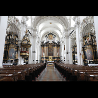 Passau, Studienkirche St. Michael (ehem. Jesuitenkirche), Innenraum in Richtung Chor