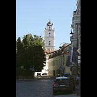 Vilnius, v. Jonu banycia (Universittskirche St. Johannis), Blick vom ventaragio g. (sdlich des Kathedralplatzes) zum Turm