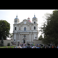 Vilnius, v. apatalu Petro ir Povilo banycia (St. Peter und Paul), Blick vom Platz Papst Johannes Paul II von Sdwesten auf die Fassade